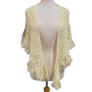 Vintage off white hand knit acrylic yarn wrap with fringe